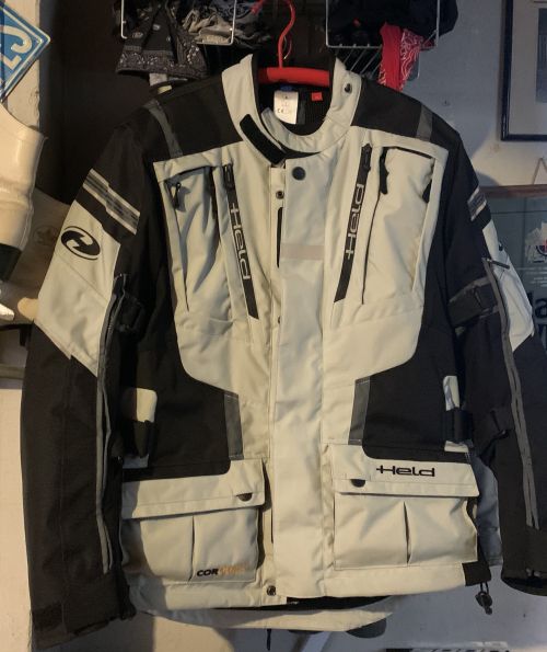 Die Motorradjacke bewährt sich