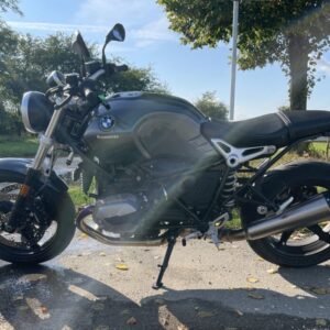 R NineT