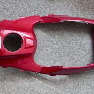 rote Verkleidungsteile